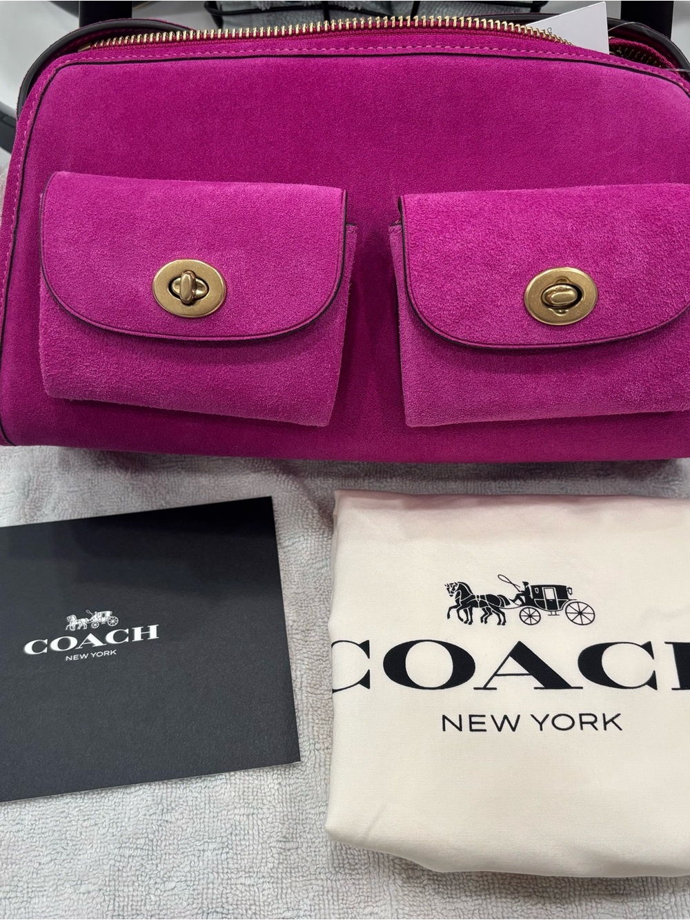 Coach Turnlock Haversack Bag 27 Brass/Magenta CFQ59